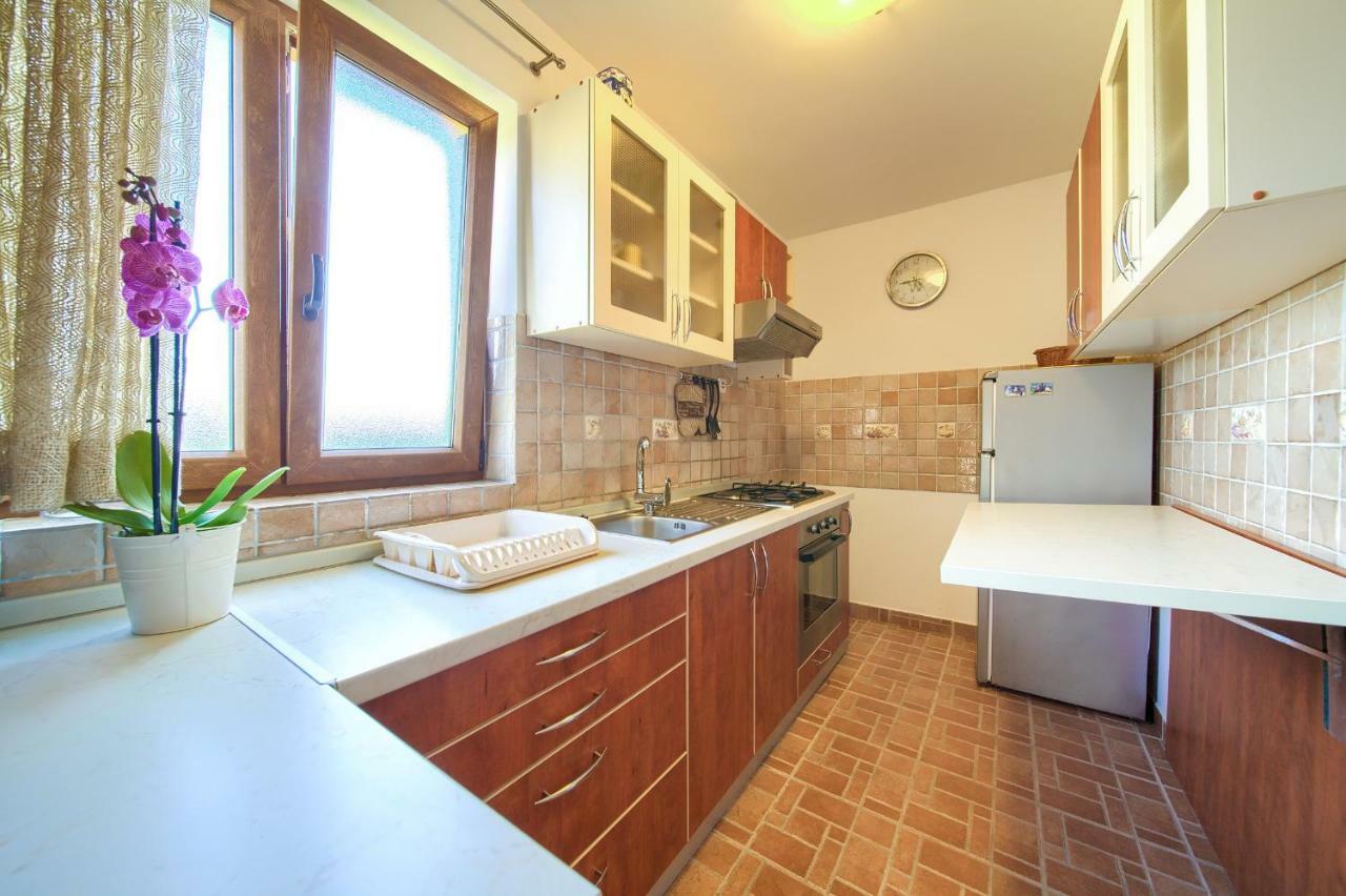 Apartments Ivan Porat Malinska Exterior foto